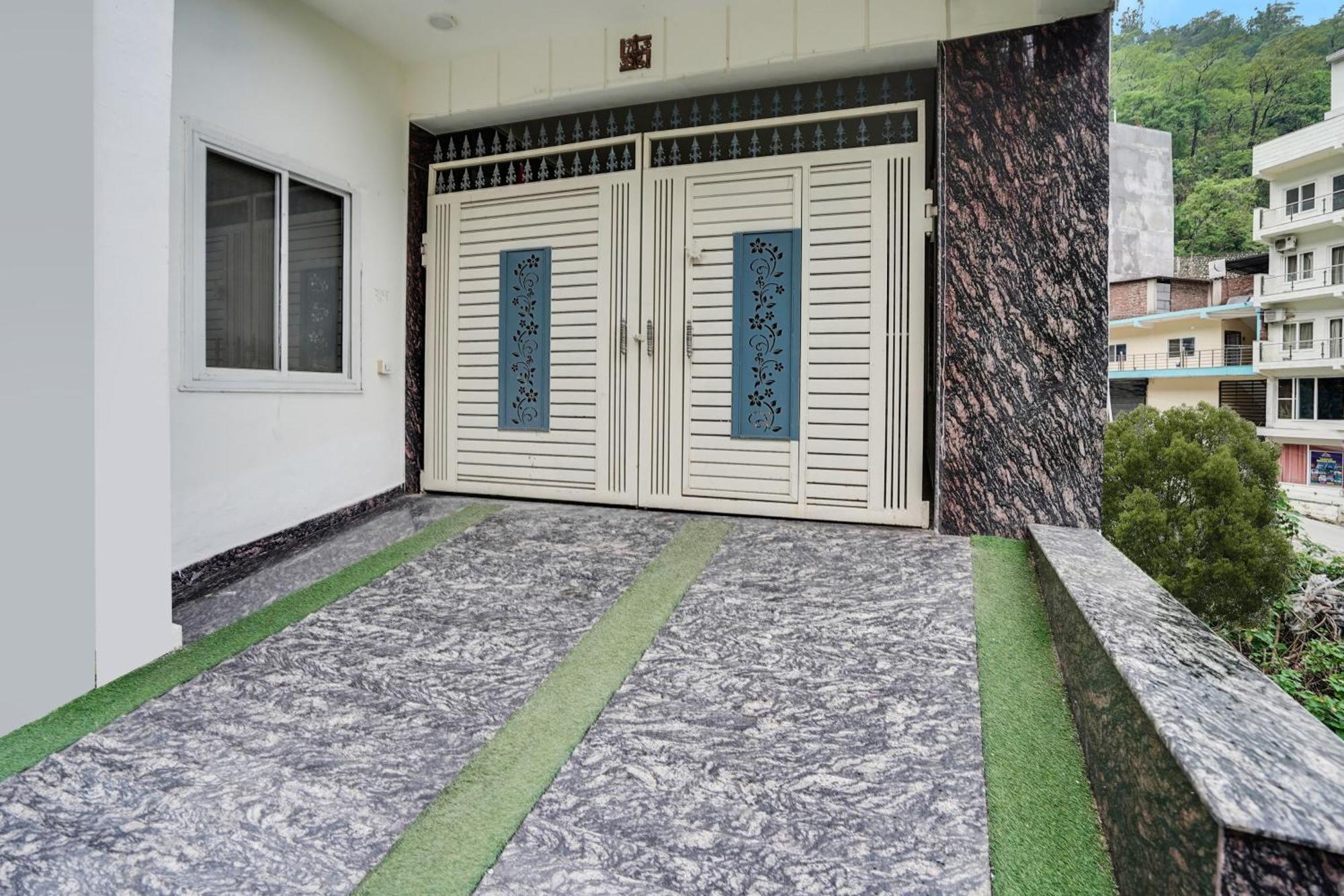Super Townhouse Tapovan Kültér fotó