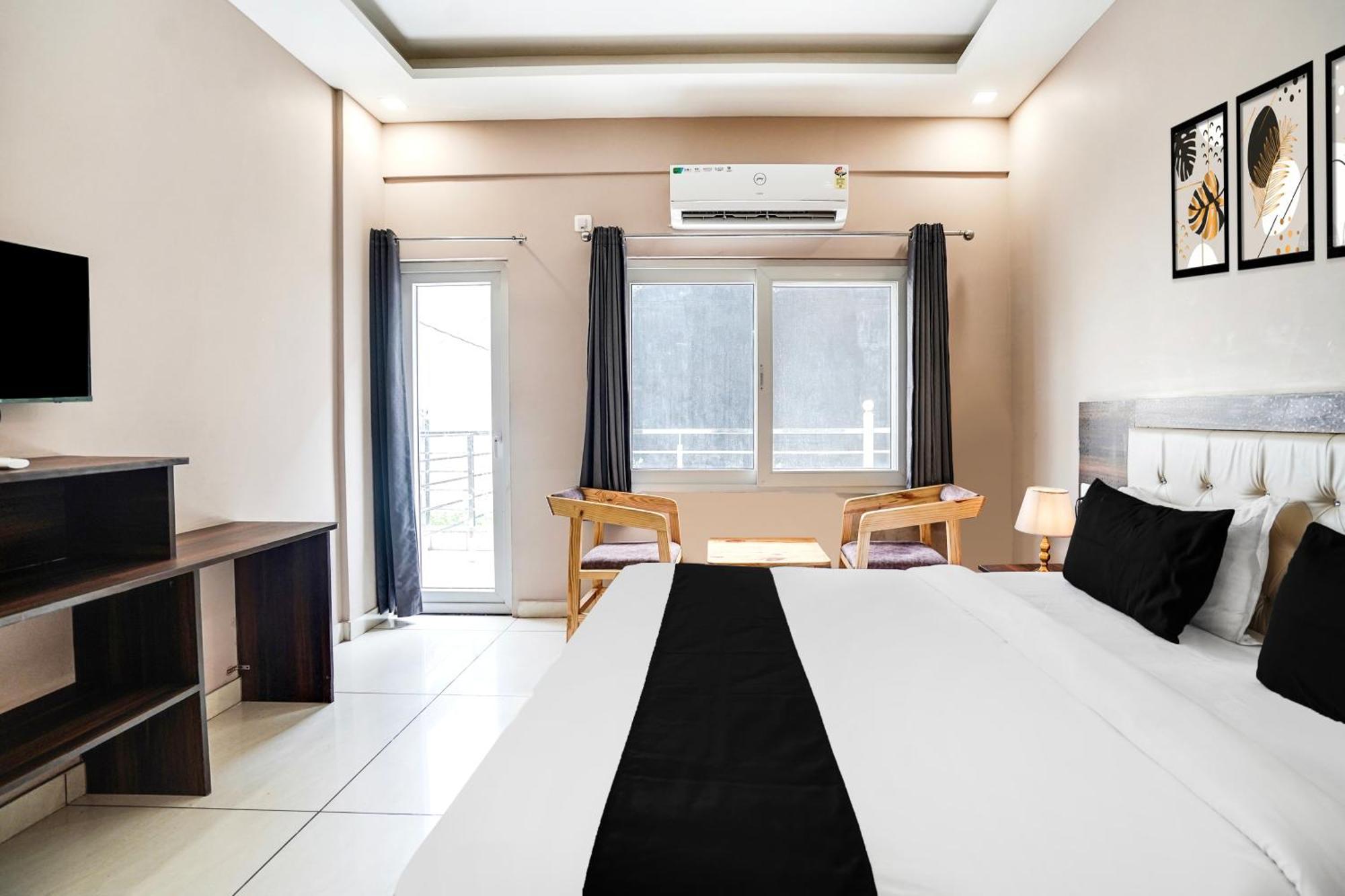 Super Townhouse Tapovan Kültér fotó