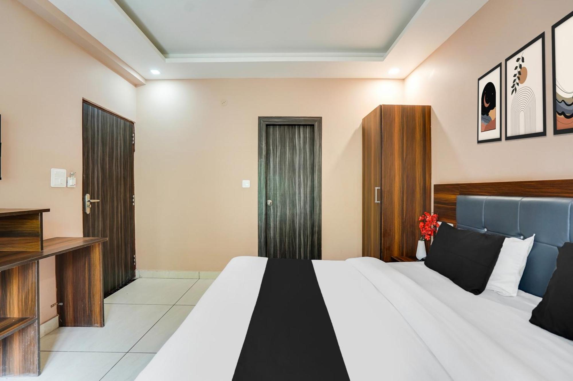 Super Townhouse Tapovan Kültér fotó